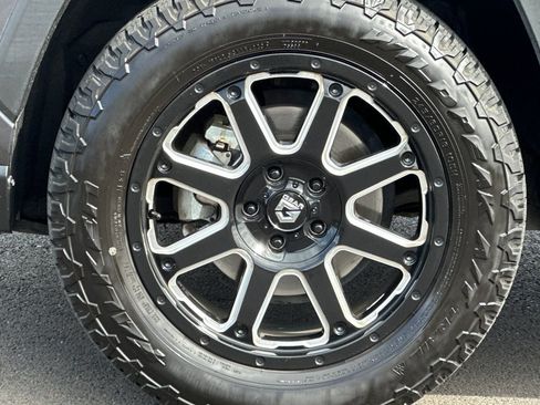 Used 2021 Toyota RAV4 XLE Premium image 31