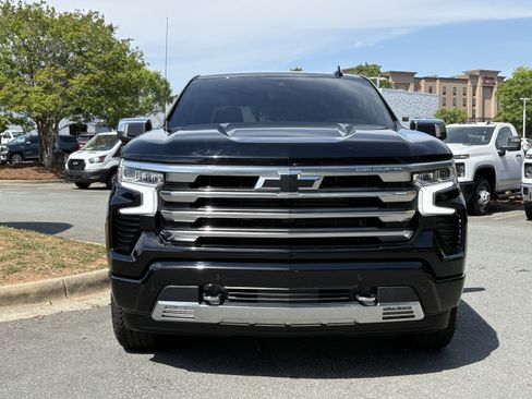 Used 2024 Chevrolet Silverado 1500 High Country w/ Technology Package AWD/4WD image 7