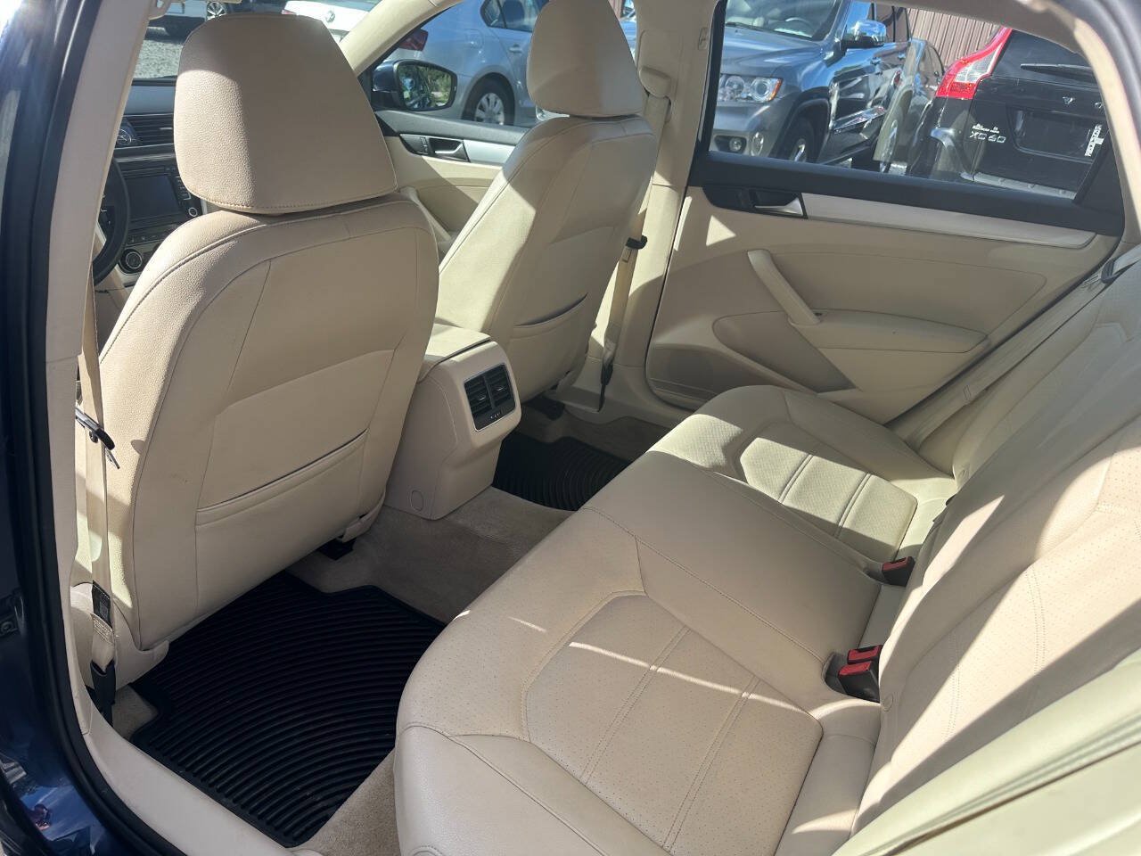Used 2013 Volkswagen Passat TDI SE FWD image 12
