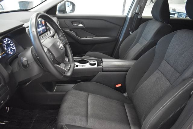 Used 2025 Nissan Rogue SV AWD/4WD image 22