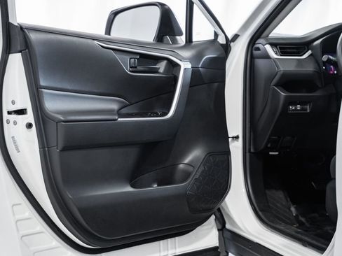 Used 2024 Toyota RAV4 LE image 30