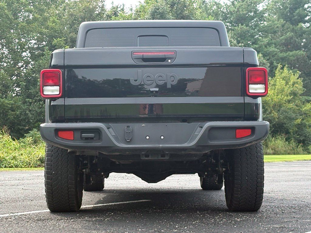 Used 2023 Jeep Gladiator Sport AWD/4WD image 5