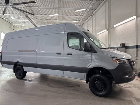 New 2026 Mercedes-Benz Sprinter 2500 image 9