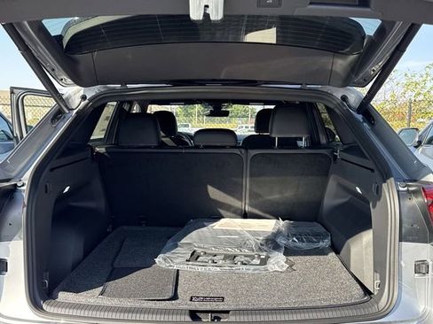 New 2026 Volkswagen Atlas Cross Sport SE AWD/4WD image 10