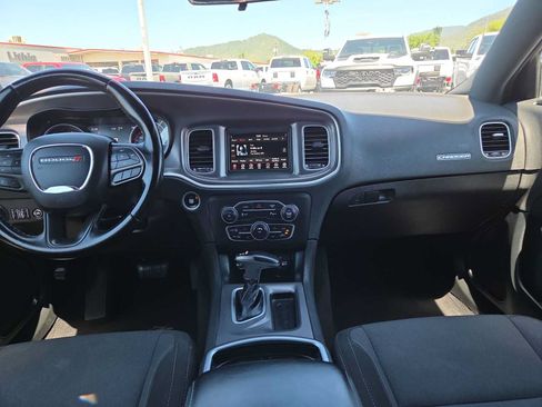 Used 2022 Dodge Charger SXT RWD image 18