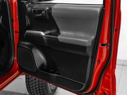 Used 2021 Toyota Tacoma SR5 image 39