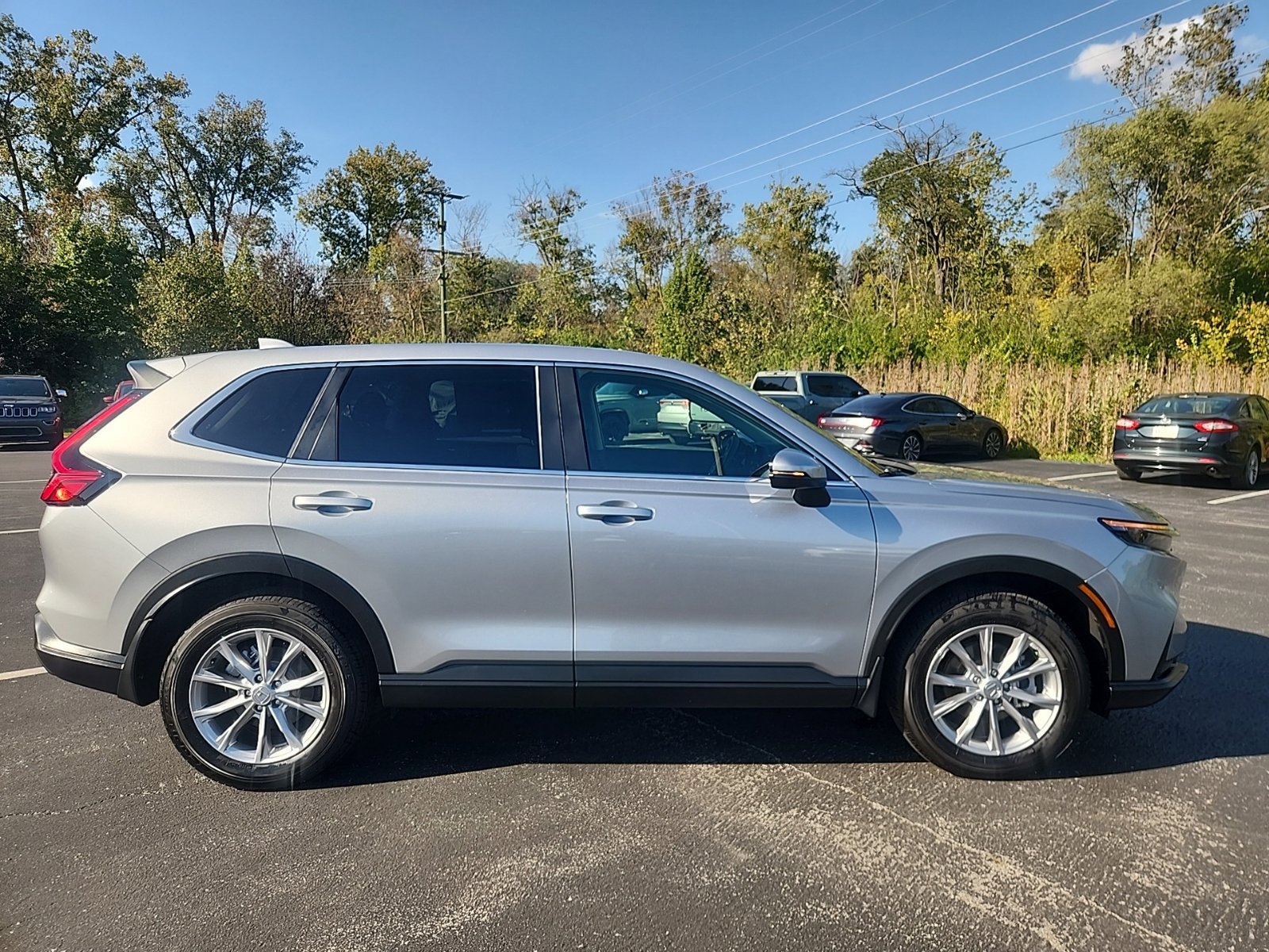 Used 2025 Honda CR-V EX image 13
