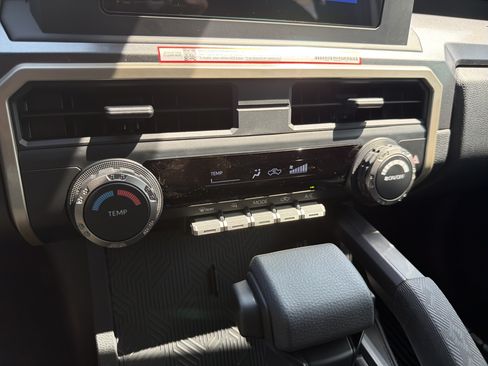 New 2026 Toyota Tacoma SR5 AWD/4WD image 25