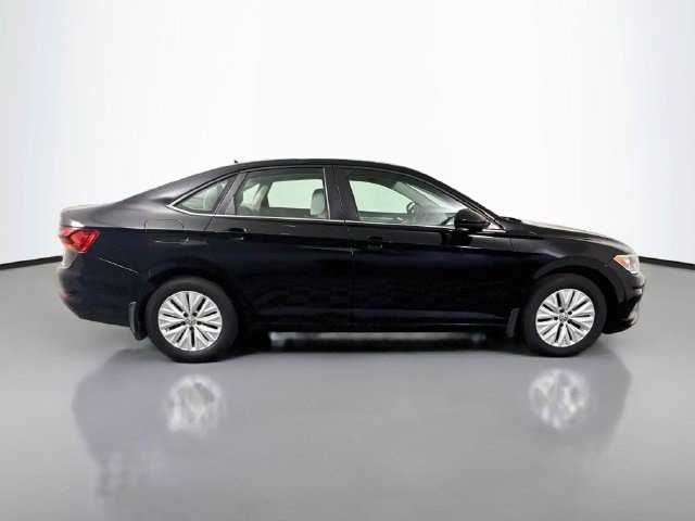 Used 2019 Volkswagen Jetta R-Line FWD image 11