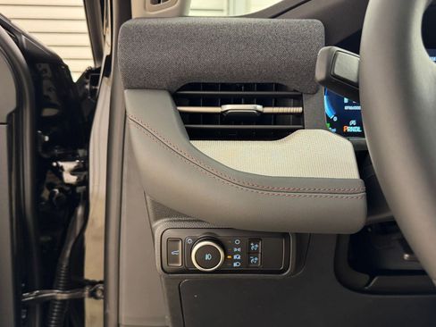 New 2026 Ford Explorer Active w/ Active Comfort Package image 32