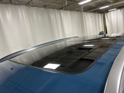 Used 2025 Volvo XC40 B5 Core image 5