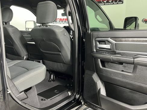 Used 2024 RAM 2500 Big Horn w/ Safety Group image 28