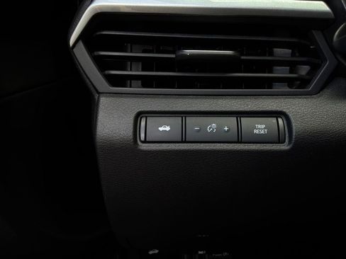 Used 2025 Nissan Altima 2.5 SV FWD image 21