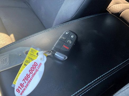 Used 2019 Jeep Grand Cherokee Laredo image 10