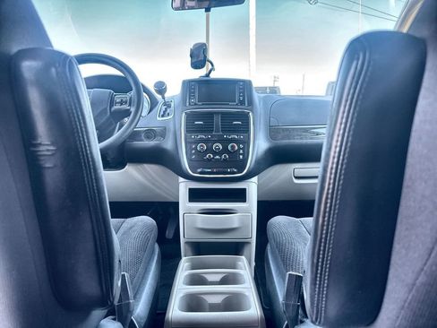 Used 2018 Dodge Grand Caravan SE FWD image 20