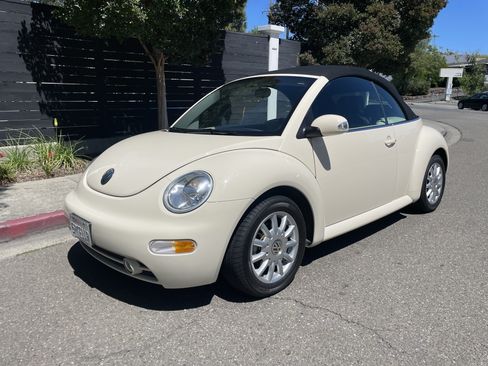 Used 2005 Volkswagen Beetle GLS FWD image 10