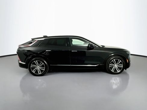 Used 2024 Cadillac Lyriq Luxury AWD/4WD image 8