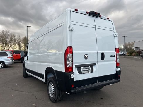 Used 2025 RAM ProMaster 2500 w/ Storage Group image 4