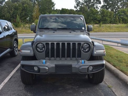 Used 2023 Jeep Wrangler Unlimited Sahara AWD/4WD image 2