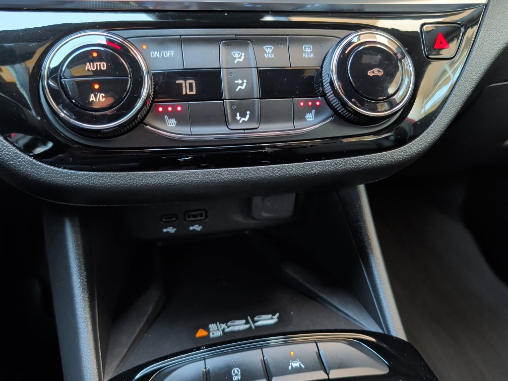 Used 2024 Buick Envista Sport Touring w/ Convenience I Package FWD image 22