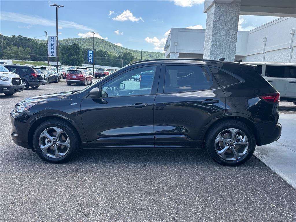 Used 2024 Ford Escape ST-Line w/ Tech Pack #1 FWD image 24