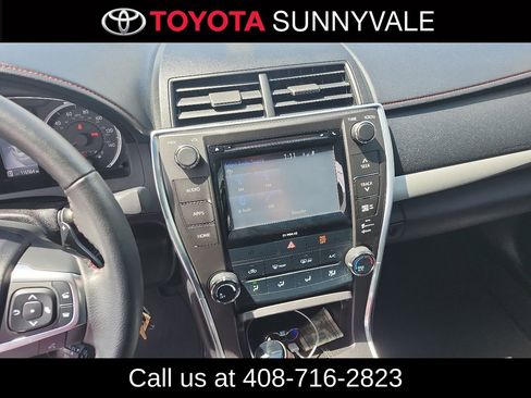 Used 2016 Toyota Camry SE w/ Moonroof Package image 4