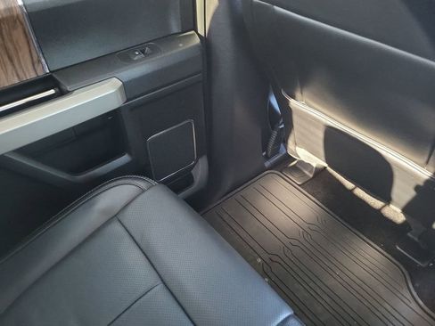 Used 2018 Ford F150 Lariat w/ Equipment Group 502A Luxury image 15