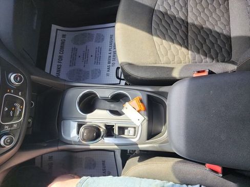 Used 2018 Chevrolet Equinox LT image 28