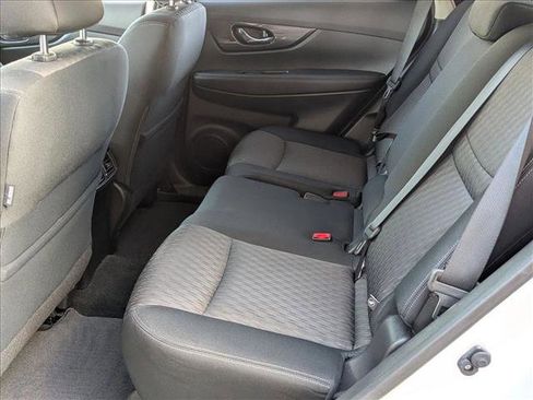 Used 2018 Nissan Rogue SV image 18