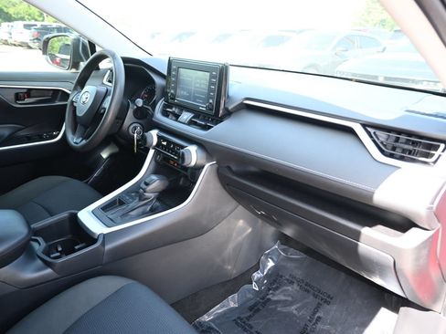 Used 2022 Toyota RAV4 LE FWD image 24