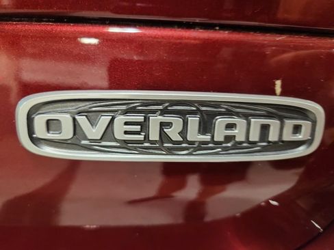 Used 2024 Jeep Grand Cherokee Overland w/ Luxury Tech Group IV AWD/4WD image 40