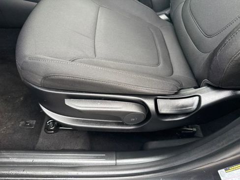 Certified 2023 Hyundai Tucson SE image 11