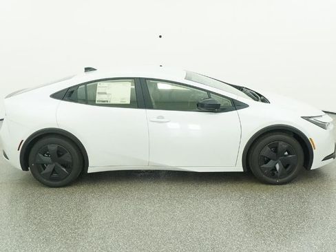 New 2026 Toyota Prius LE image 11