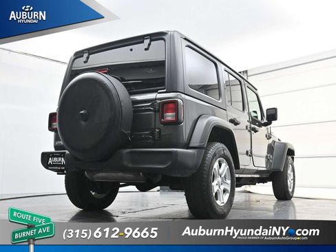 Used 2019 Jeep Wrangler Unlimited Sport S AWD/4WD image 20