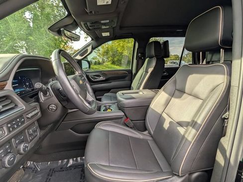 Used 2023 Chevrolet Tahoe Premier w/ Advanced Technology Package AWD/4WD image 4