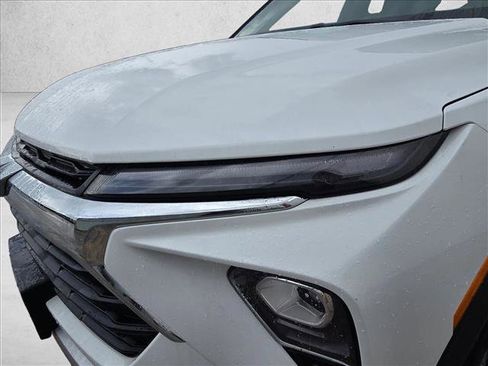 Used 2024 Chevrolet TrailBlazer LT FWD image 9