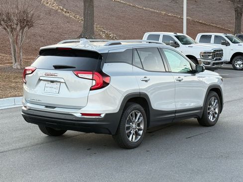 Used 2022 GMC Terrain SLT w/ Tech Package image 5