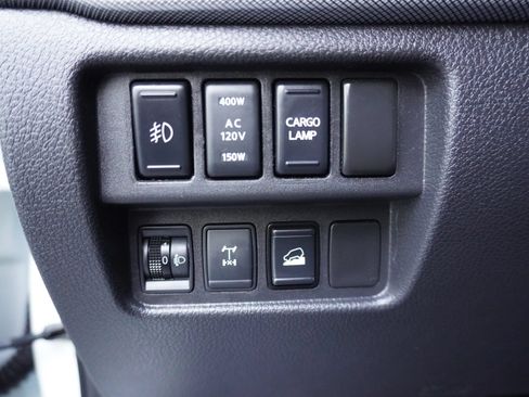 Used 2019 Nissan Titan PRO-4X w/ Pro-4x Convenience Package AWD/4WD image 31