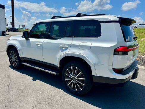 Used 2025 Lexus GX 550 w/ Accessory Package (2T) AWD/4WD image 6