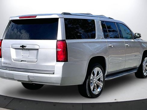 Used 2015 Chevrolet Suburban LTZ image 9