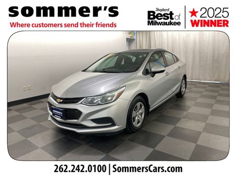 Used 2018 Chevrolet Cruze LS FWD image 2