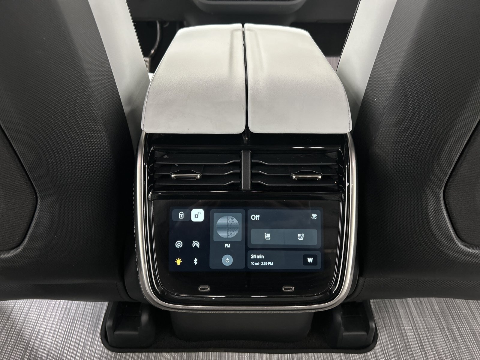 Used 2023 Rivian R1S Launch Edition Quad AWD/4WD image 30
