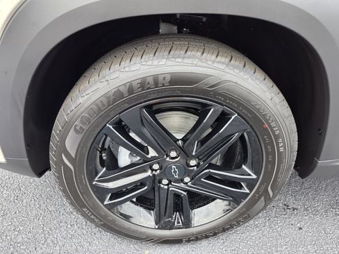 New 2026 Chevrolet Trax ACTIV w/ Sunroof Package FWD image 4