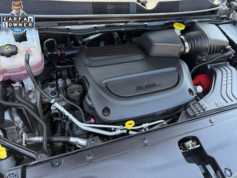 Used 2024 Chrysler Pacifica Touring-L FWD image 22