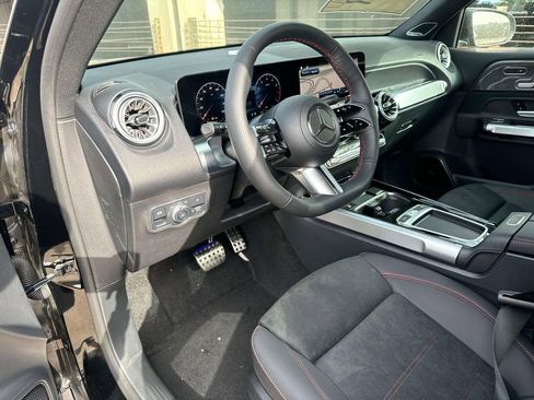 Used 2025 Mercedes-Benz GLB 250 image 10