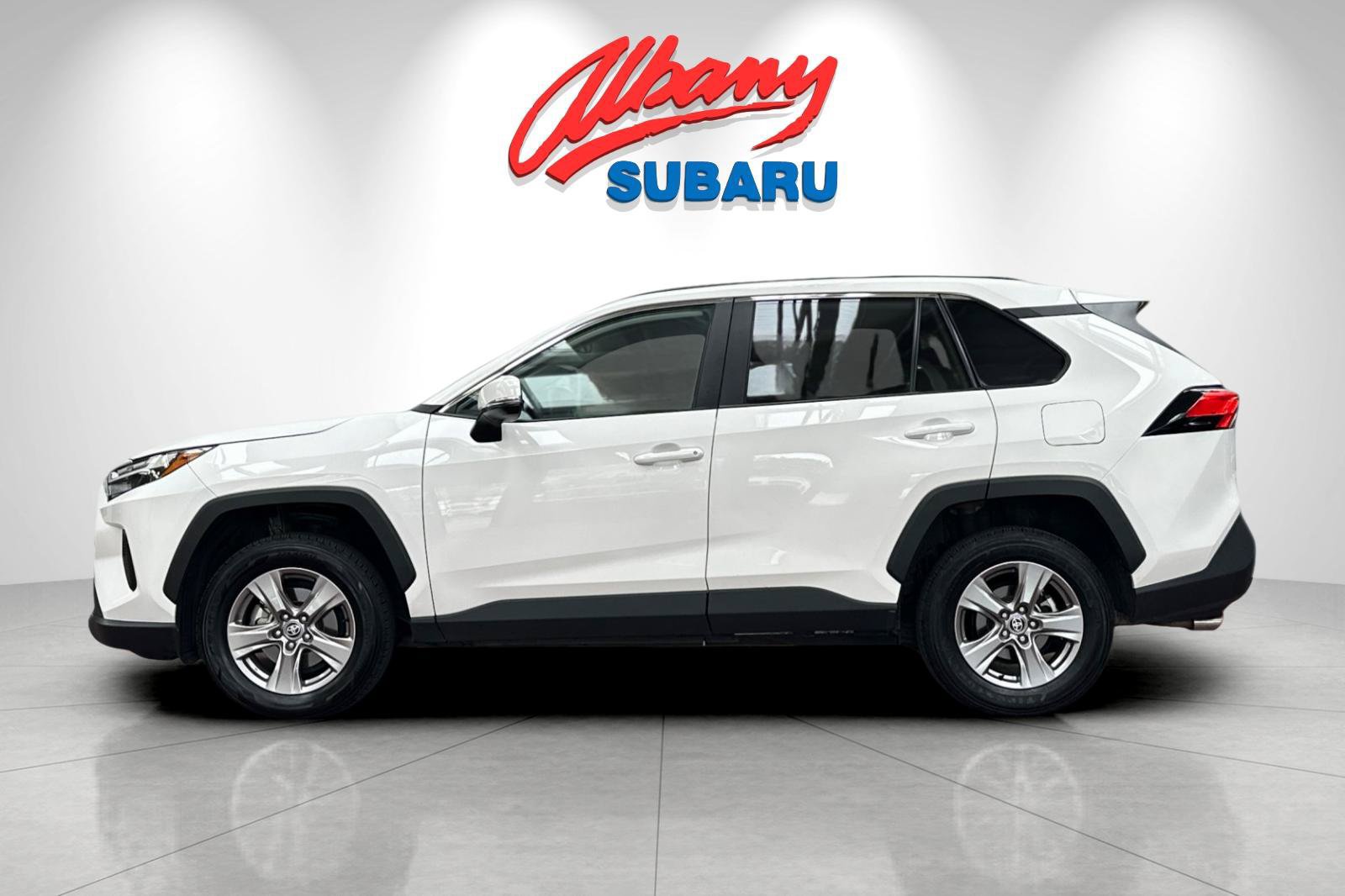 Used 2025 Toyota RAV4 XLE FWD image 8