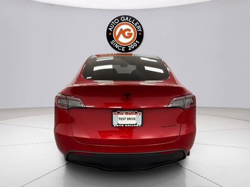 Used 2022 Tesla Model Y Long Range image 6
