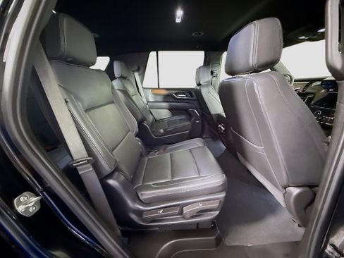 Used 2025 GMC Yukon Denali AWD/4WD image 27