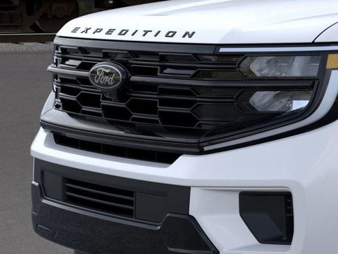New 2026 Ford Expedition Max Platinum image 17