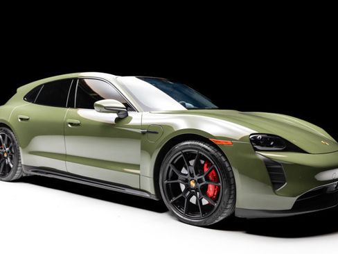 Used 2023 Porsche Taycan GTS image 31